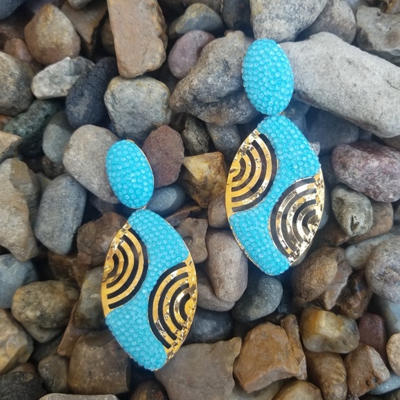 Sky Blue Cut Out Earrings 20$
